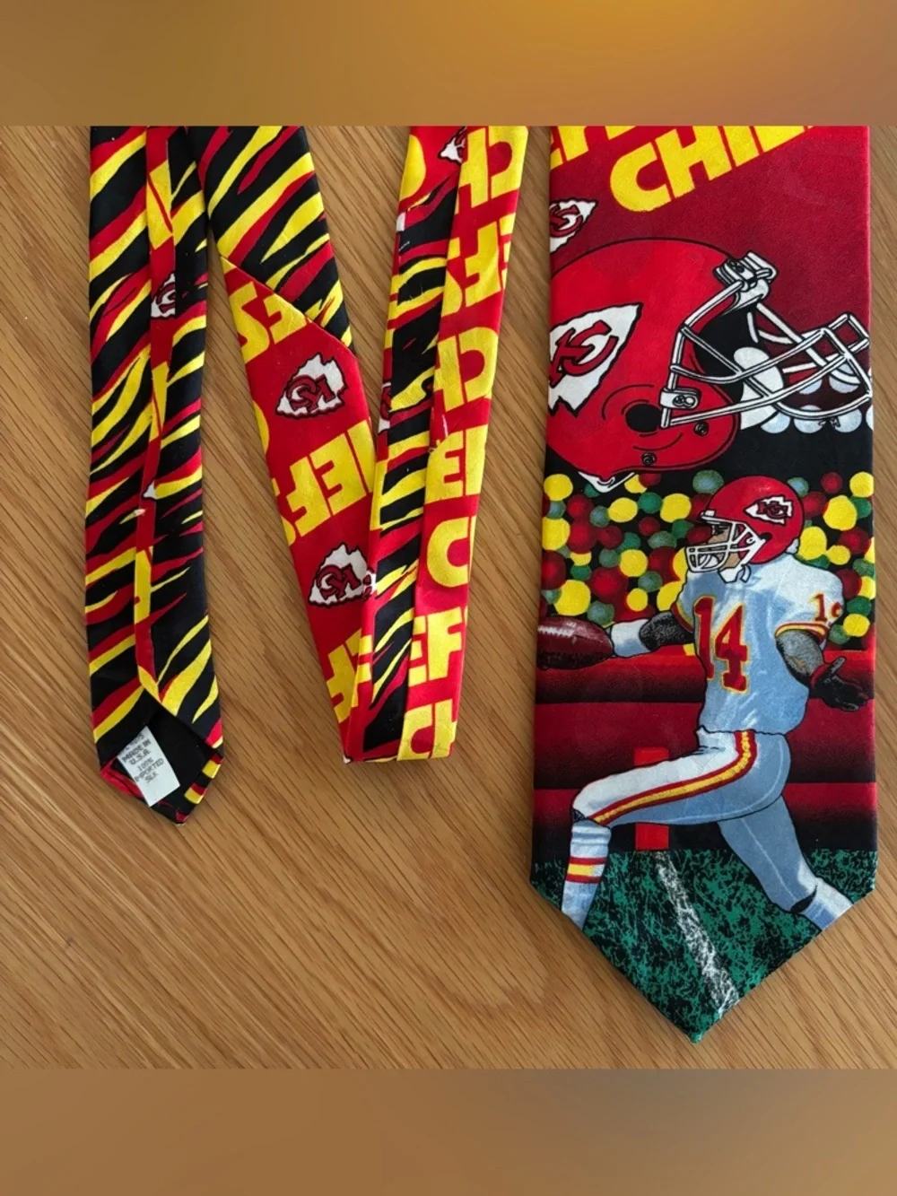 Vintage Kansas City Chiefs Silk Tie NFL Football Arrowhead Stadium Graphic